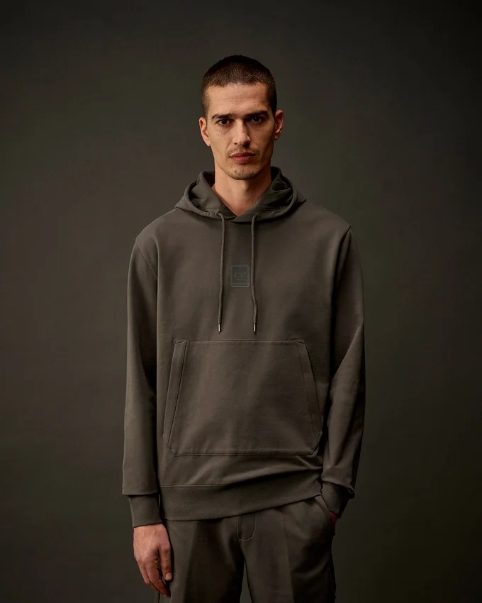 Sudadera con capucha de forro polar elástico de la Metropolis Series