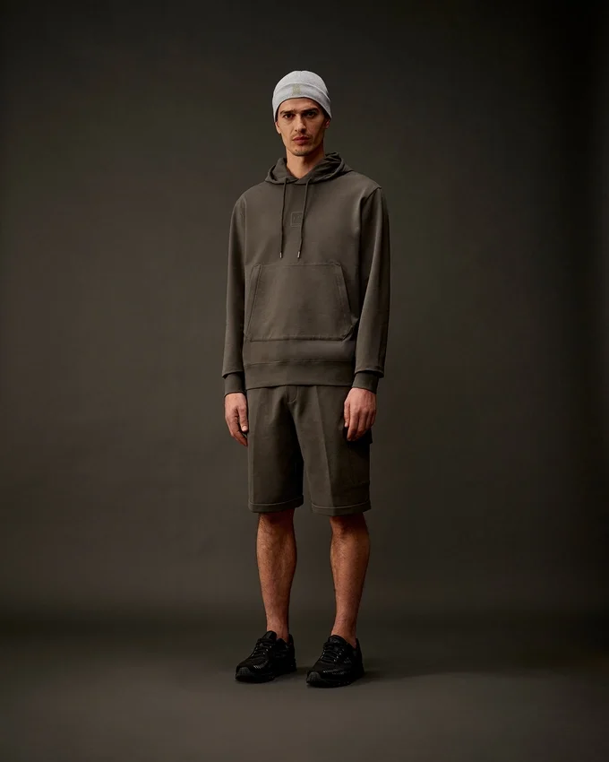 Sudadera con capucha de forro polar elástico de la Metropolis Series